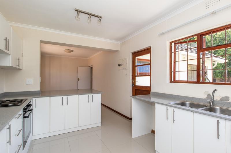 3 Bedroom Property for Sale in Meadowridge Western Cape